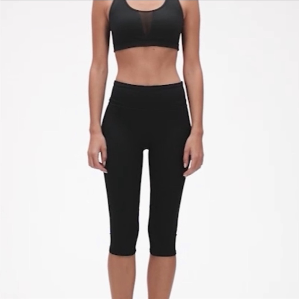 GapFit Crop Leggings in Sculpt Compression
Xavier